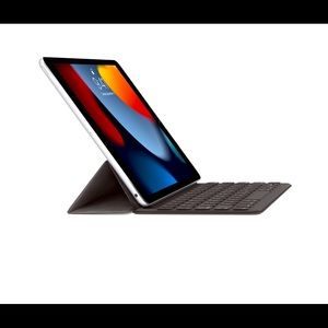 BNIB iPad Smart Keyboard- black
